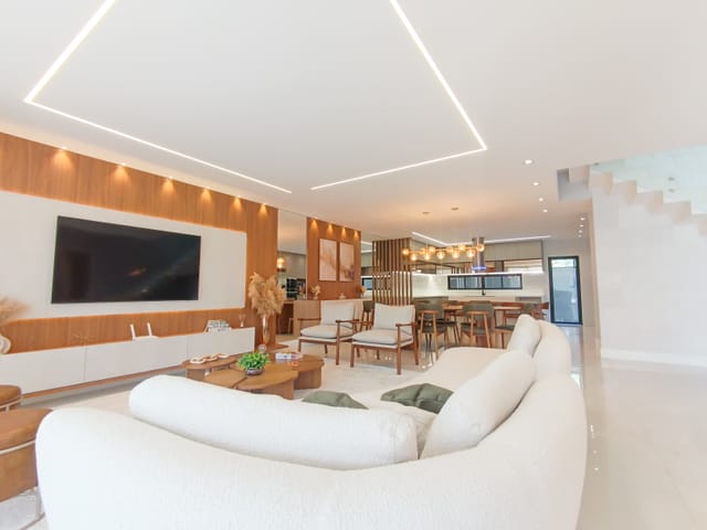 Casa com 270m² 5 quartos e 6 banheiros, à venda ou para alugar, no bairro Recreio dos Bandeirantes  em Rio de Janeiro