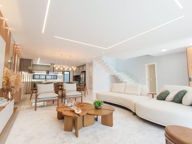 Casa com 270m² 5 quartos e 6 banheiros, à venda ou para alugar, no bairro Recreio dos Bandeirantes  em Rio de Janeiro