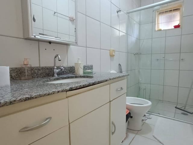 Casa em Condomínio Fechado com 3 Quartos e Suíte – Residencial Yasmin