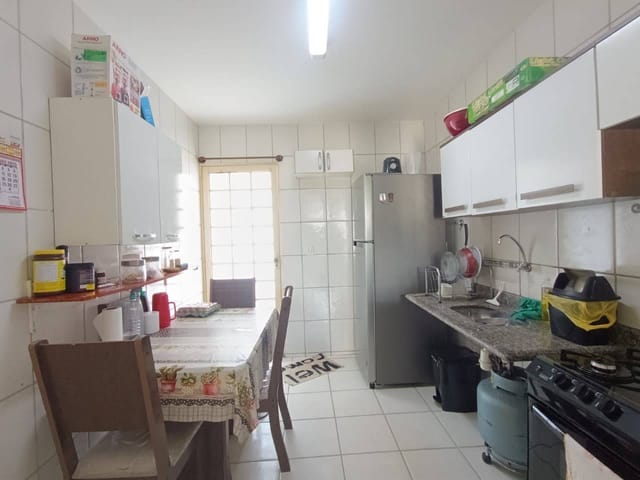 Casa em Condomínio Fechado com 3 Quartos e Suíte – Residencial Yasmin