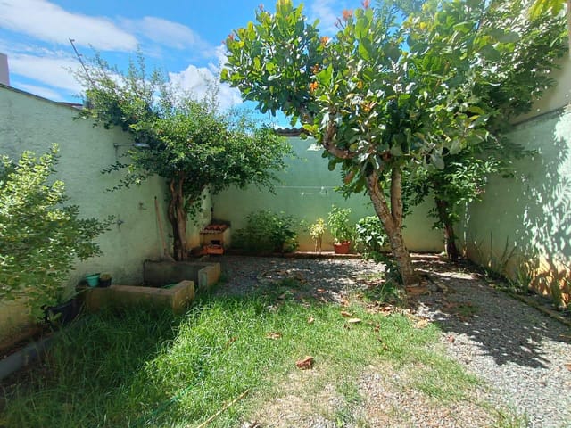 Casa em Condomínio Fechado com 3 Quartos e Suíte – Residencial Yasmin