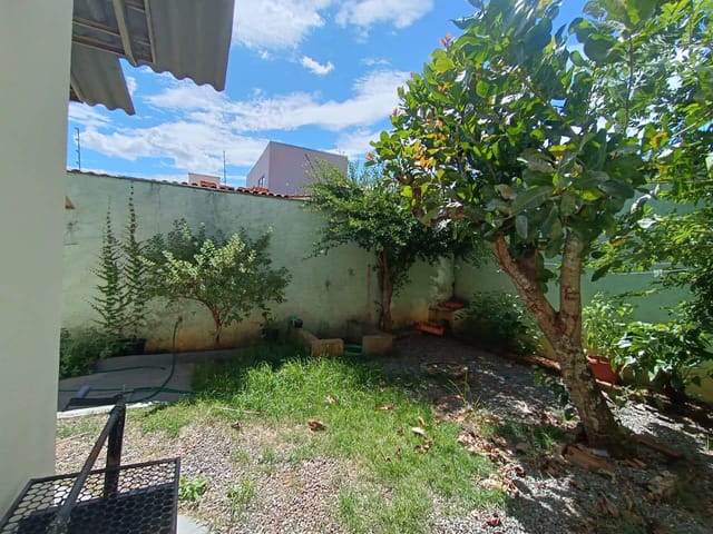 Casa em Condomínio Fechado com 3 Quartos e Suíte – Residencial Yasmin