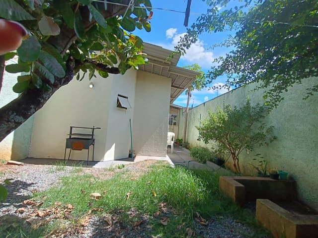 Casa em Condomínio Fechado com 3 Quartos e Suíte – Residencial Yasmin