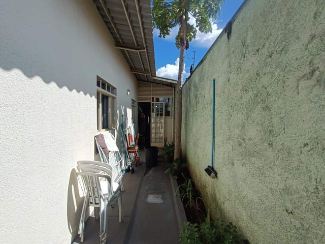 Casa em Condomínio Fechado com 3 Quartos e Suíte – Residencial Yasmin