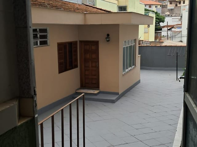Casa 2 quartos e 2 banheiros, para alugar, no bairro Vila Floresta em Santo André