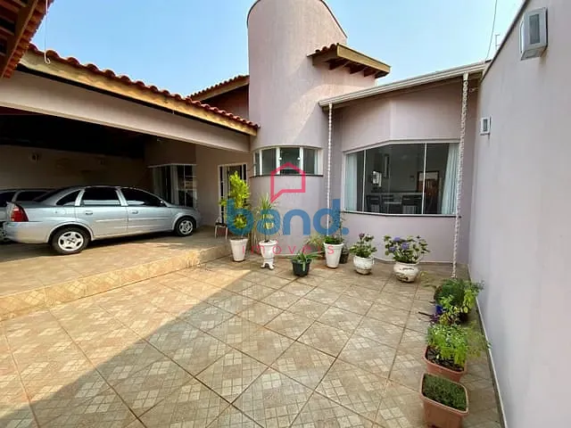 Casa com 300m² 3 quartos e 4 banheiros, à venda, no bairro Parque Residencial Rafael Alcala em Porto Feliz