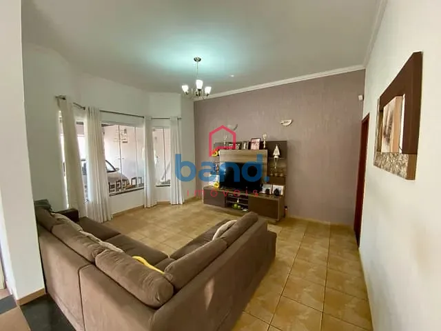 Casa com 300m² 3 quartos e 4 banheiros, à venda, no bairro Parque Residencial Rafael Alcala em Porto Feliz