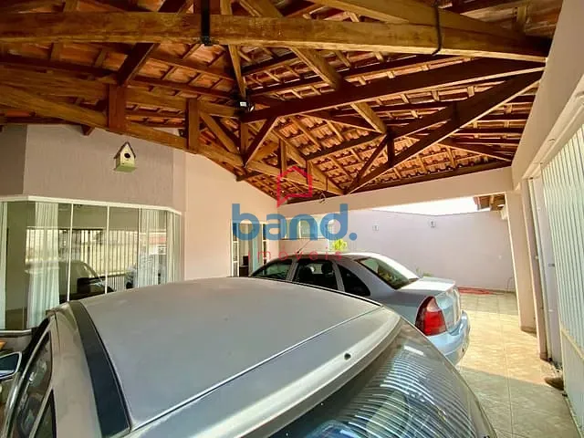 Casa com 300m² 3 quartos e 4 banheiros, à venda, no bairro Parque Residencial Rafael Alcala em Porto Feliz