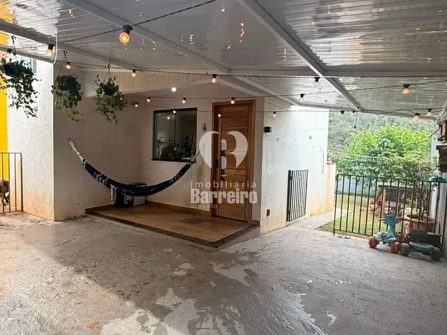 Casa 3 quartos e 2 banheiros, à venda, no bairro Camargos em Ibirité
