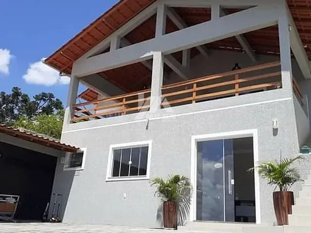 Casa 3 quartos e 3 banheiros, à venda, no bairro Uvaranas em Ponta Grossa