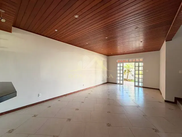 Casa com 420m² 3 quartos e 2 banheiros, à venda, no bairro Nova Gramado em Juiz de Fora