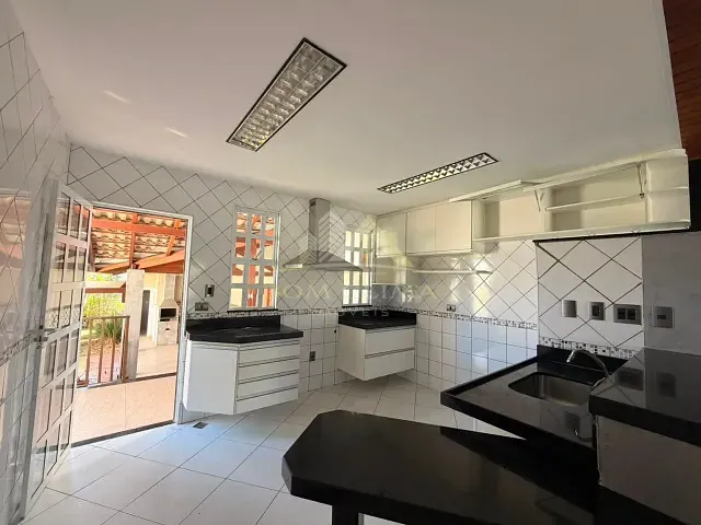 Casa com 420m² 3 quartos e 2 banheiros, à venda, no bairro Nova Gramado em Juiz de Fora