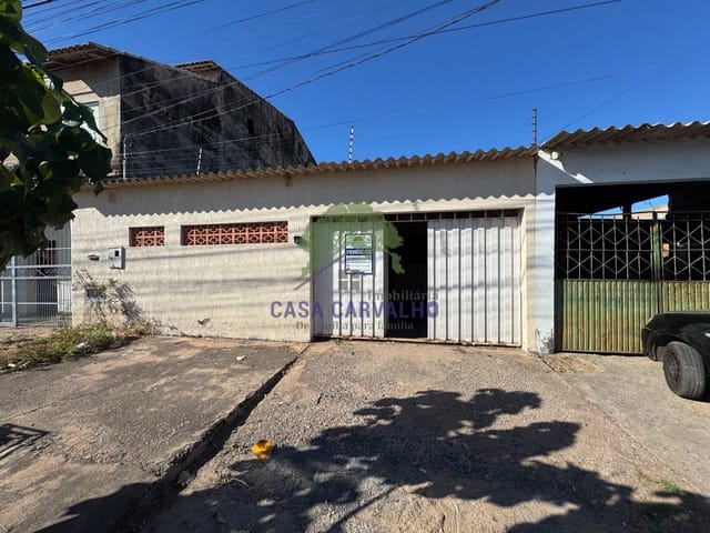 Casa 2 quartos e 1 banheiro, à venda, no bairro Aeroporto em Corumbá