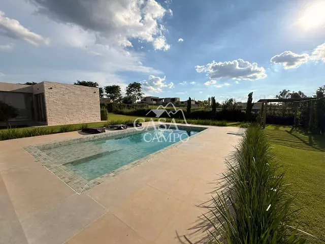 Casa com 2407m² 5 quartos e 8 banheiros, à venda, no bairro Loteamento Residencial Parque Terras de Santa Cecília em Itu