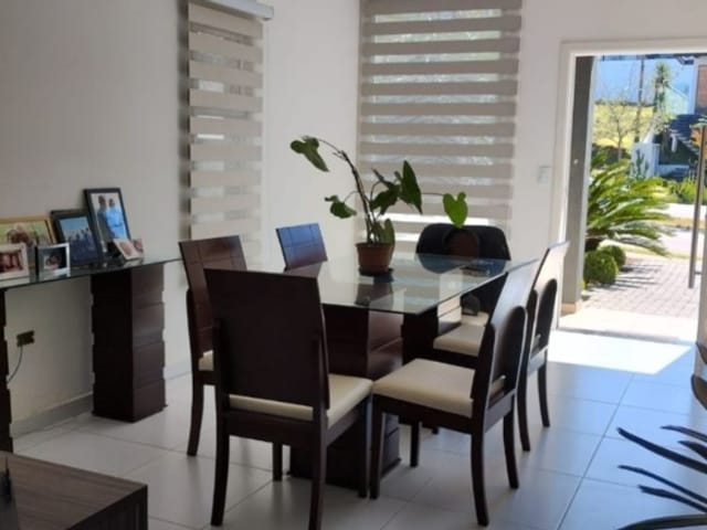 Casa 3 quartos e 5 banheiros, à venda, no bairro Cidade Parquelandia em Mogi das Cruzes