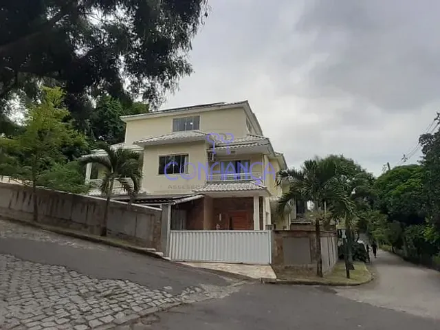 Casa com 275m² 4 quartos e 7 banheiros, à venda, no bairro Campo Grande em Rio de Janeiro