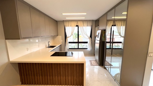 Casa com 390m² 3 quartos e 7 banheiros, à venda, no bairro Lago Parque em Londrina