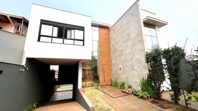 Casa com 390m² 3 quartos e 7 banheiros, à venda, no bairro Lago Parque em Londrina
