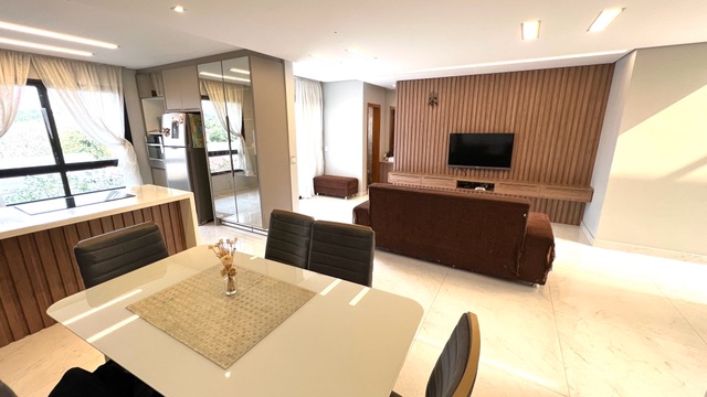 Casa com 390m² 3 quartos e 7 banheiros, à venda, no bairro Lago Parque em Londrina