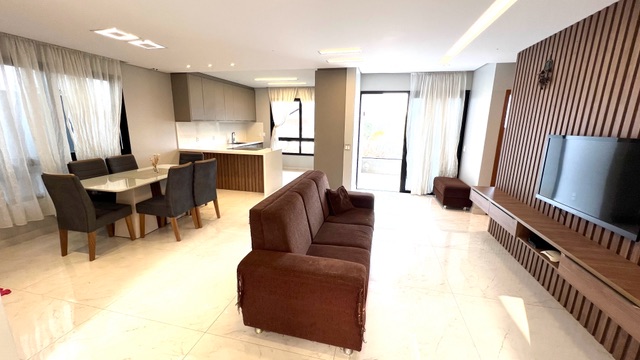 Casa com 390m² 3 quartos e 7 banheiros, à venda, no bairro Lago Parque em Londrina