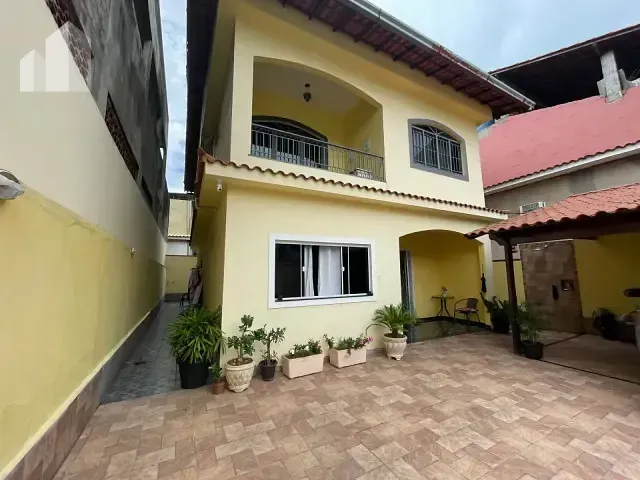 Casa com 192m² 4 quartos e 3 banheiros, à venda, no bairro Moquetá em Nova Iguaçu