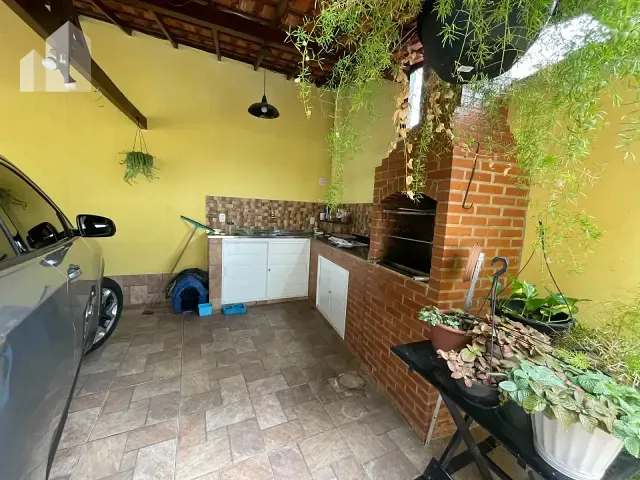 Casa com 192m² 4 quartos e 3 banheiros, à venda, no bairro Moquetá em Nova Iguaçu