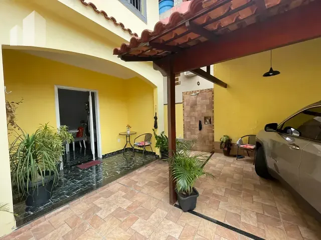 Casa com 192m² 4 quartos e 3 banheiros, à venda, no bairro Moquetá em Nova Iguaçu