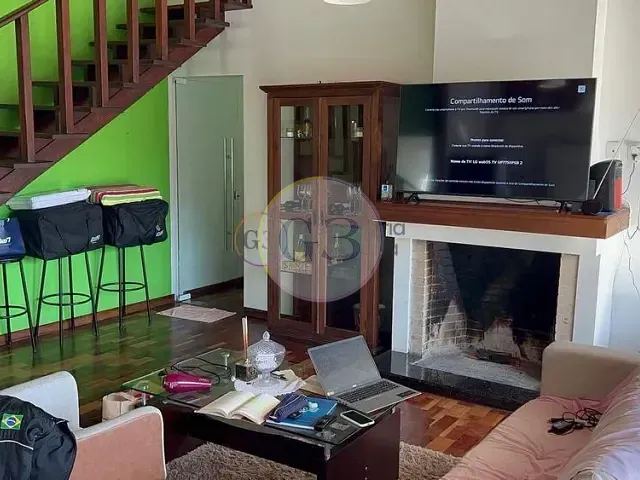 Casa 3 quartos e 5 banheiros, à venda, no bairro Laranjal em Pelotas