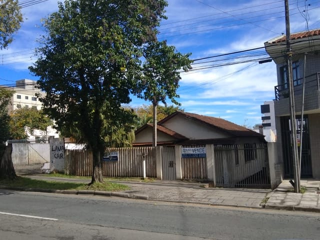 Foto do Terreno - Terreno com casa de 3 dormitórios à venda, 450 m² totais por R$1.100.000,00, localizada no Centro, São José dos Pinhais, PR. | Haas Imóveis