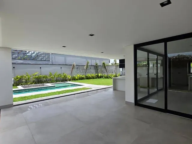 Casa com 612m² 5 quartos e 6 banheiros, à venda, no bairro Paisagem Renoir em Cotia