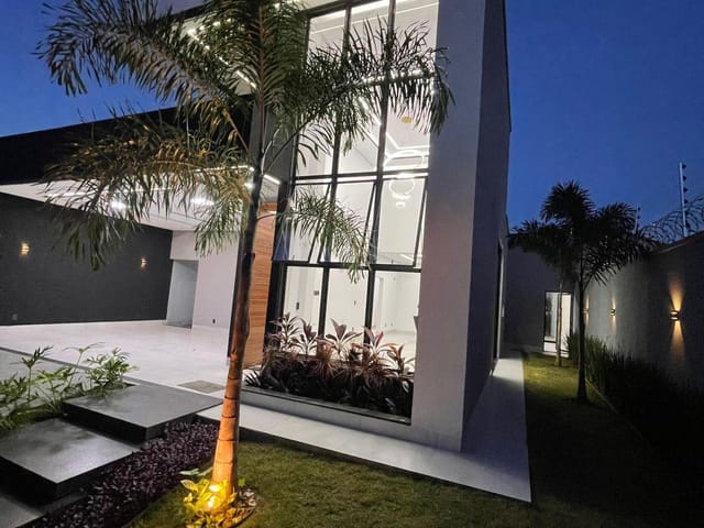 Casa com 371m² 3 quartos e 4 banheiros, à venda, no bairro Conjunto Residencial Storil em Aparecida de Goiânia