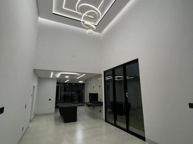 Casa com 371m² 3 quartos e 4 banheiros, à venda, no bairro Conjunto Residencial Storil em Aparecida de Goiânia