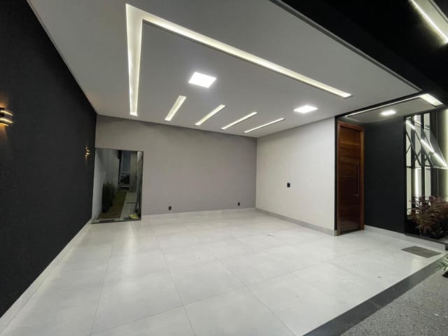Casa com 371m² 3 quartos e 4 banheiros, à venda, no bairro Conjunto Residencial Storil em Aparecida de Goiânia
