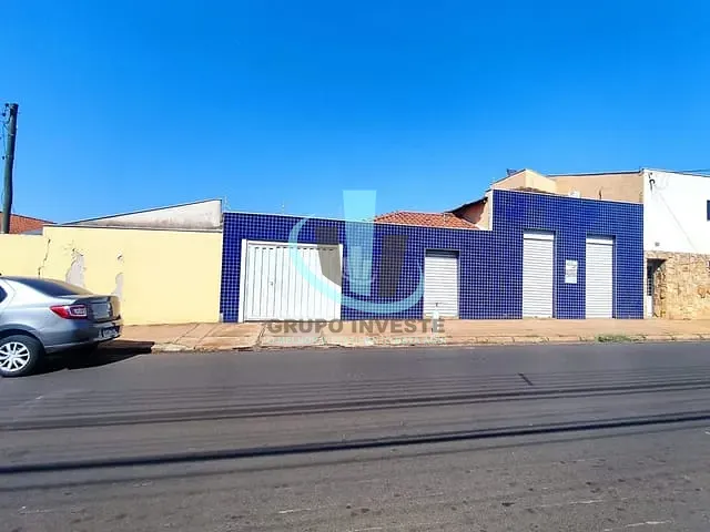 Casa com 932m² 3 quartos e 2 banheiros, à venda, no bairro PARQUE ALVORADA em ARARAQUARA