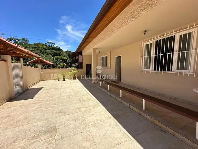 Casa com 15448m² 3 quartos e 2 banheiros, à venda, no bairro Carlos Guinle em Teresópolis
