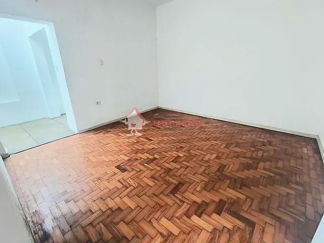 Casa com 180m² 4 quartos e 4 banheiros, para alugar, no bairro Vila Monumento em São Paulo