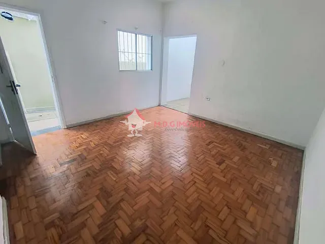 Casa com 180m² 4 quartos e 4 banheiros, para alugar, no bairro Vila Monumento em São Paulo