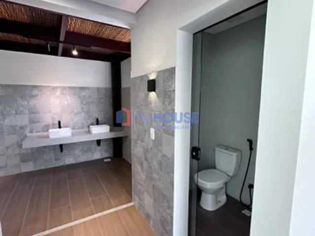 Casa 4 quartos e 5 banheiros, à venda, no bairro Nossa Senhora da Vitória em Ilhéus