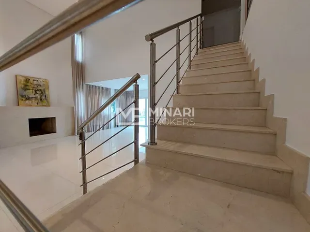 Casa com 562m² 4 quartos e 5 banheiros, à venda ou para alugar, no bairro Alphaville em Santana de Parnaíba