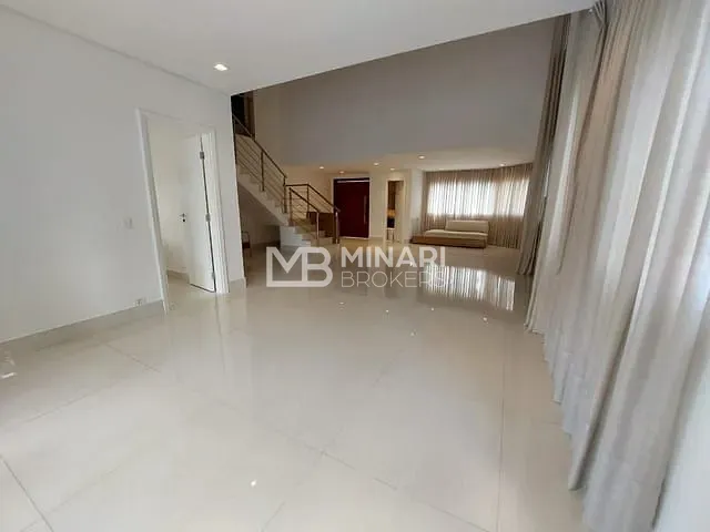 Casa com 562m² 4 quartos e 5 banheiros, à venda ou para alugar, no bairro Alphaville em Santana de Parnaíba