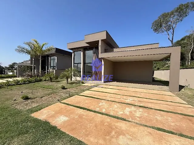 Casa com 450m² 3 quartos e 4 banheiros, à venda, no bairro Centro em Pardinho