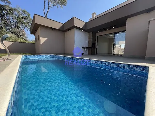 Casa com 450m² 3 quartos e 4 banheiros, à venda, no bairro Centro em Pardinho