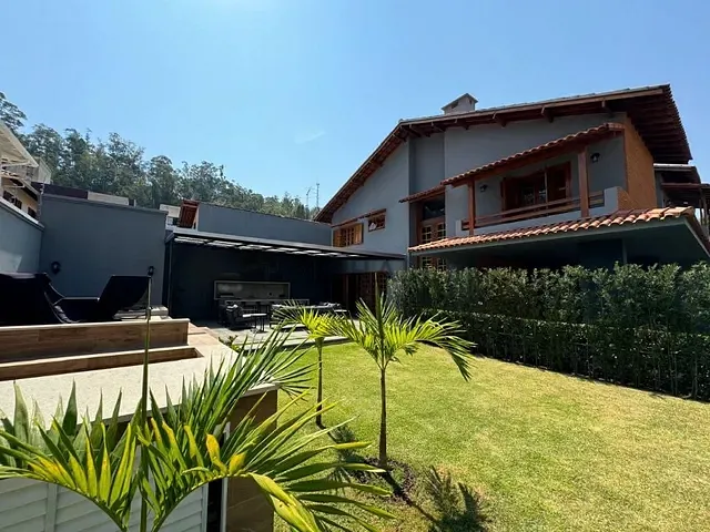 Casa com 500m², à venda, no bairro Varginha em Itajubá