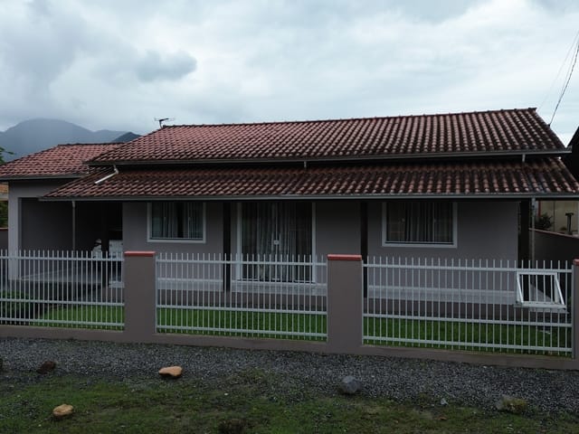 Foto do Casa - Casa Moderna à Venda, de Laje e com Churrasqueira, Zona Industrial Norte, Joinville, SC | North Center