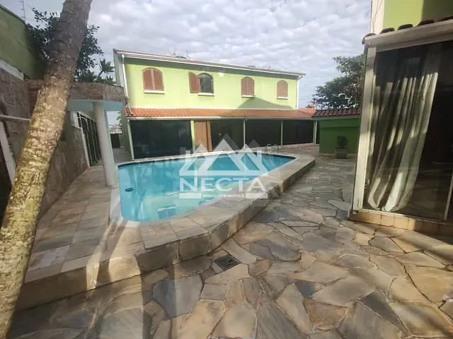 Casa com 71m² 2 quartos e 2 banheiros, à venda, no bairro Loteamento Jardim Aruan em Caraguatatuba