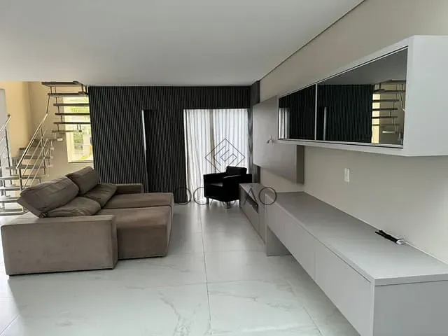 Casa 3 quartos e 3 banheiros, para alugar, no bairro São Judas Tadeu em Balneário Camboriú
