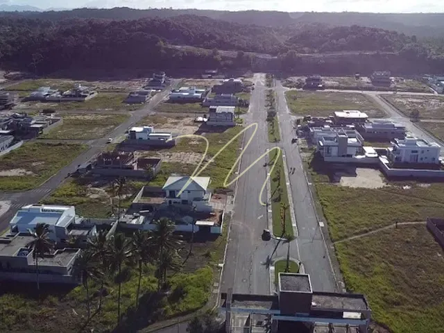 Casa 3 quartos e 1 banheiro, à venda, no bairro Nossa Senhora da Vitória em Ilhéus