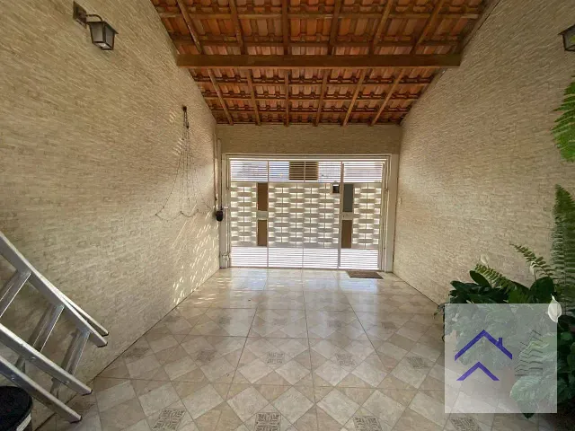 Casa com 230m² 2 quartos e 2 banheiros, à venda, no bairro Jardim dos Ipês em Suzano