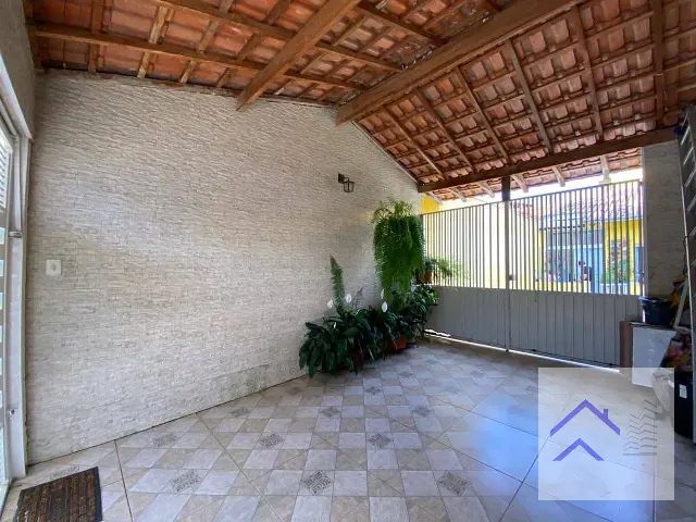Casa com 230m² 2 quartos e 2 banheiros, à venda, no bairro Jardim dos Ipês em Suzano