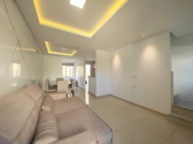 Casa com 51m² 2 quartos e 3 banheiros, para alugar, no bairro Barroso em Fortaleza